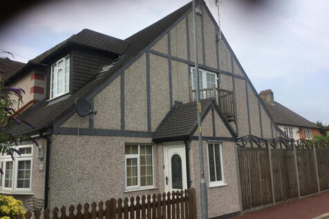 2 Bedroom House To Let - East Road, Chadwell Heat