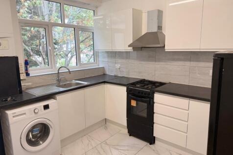Furnished 2 bed flat to Rent on Charlemont Road, 