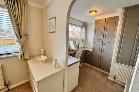DRESSING ROOM