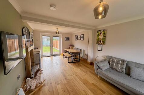 LIVING AND DINING ROOM