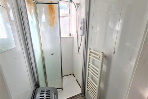 Shared Single Shower Room