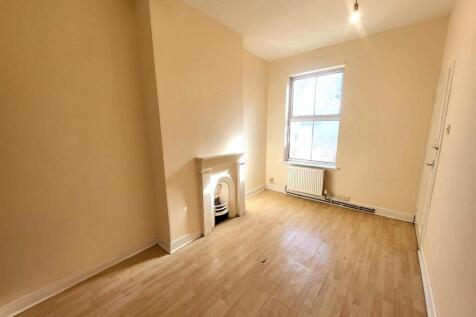 Bedroom 2 Pic 1