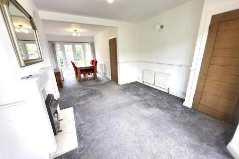 Open plan living/ Dining Pic 2