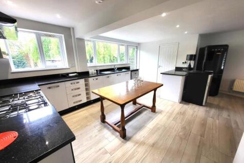 Kitchen Pic 2