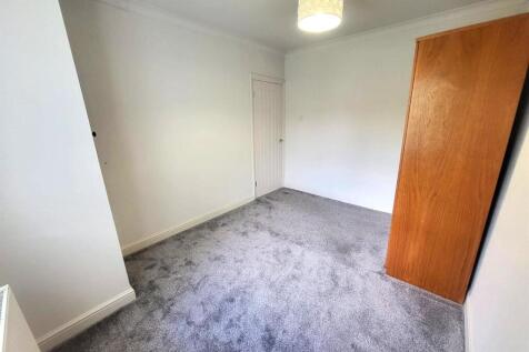 Bedroom 2 Pic 2