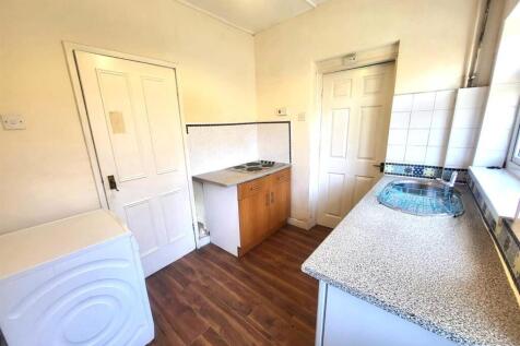 Kitchen Pic 1