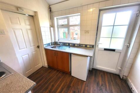 Kitchen Pic 2