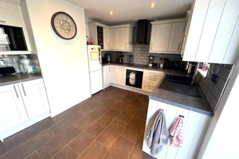Kitchen Pic 2