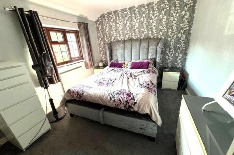 Bedroom 1 Pic 1