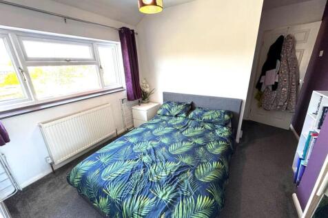 Bedroom 2 Pic 1