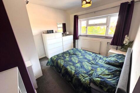 Bedroom 2 Pic 2