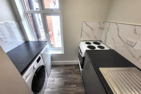 Kitchen Pic 1