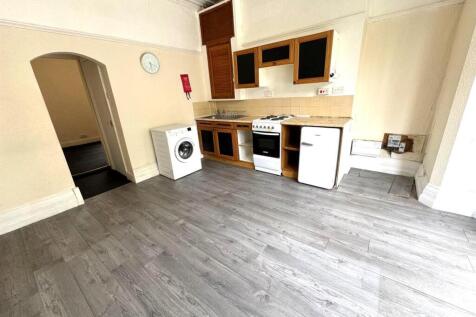 Open Plan Sitting Room/ Kitchen