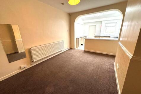 Open Plan Sitting Room/ Kitchen Pic 1