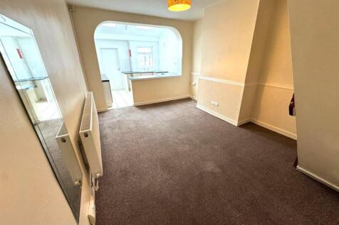 Open Plan Sitting Room/ Kitchen Pic 2