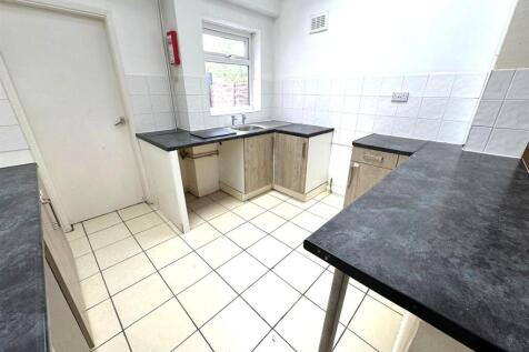 Kitchen Pic 1