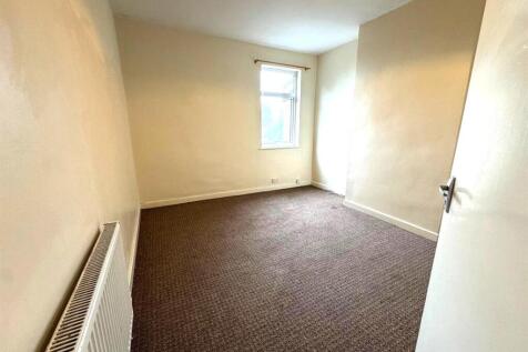 Bedroom 1 Pic 2