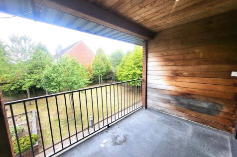 Exterior Balcony Pic 2