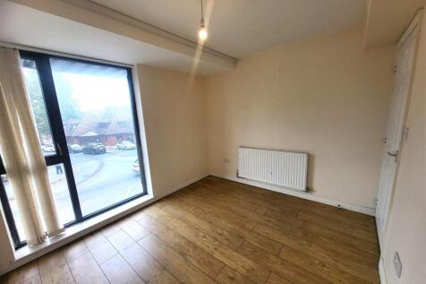 Bedroom 2 Pic 2