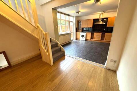 Open Plan Kitchen/Sitting Room Pic 2