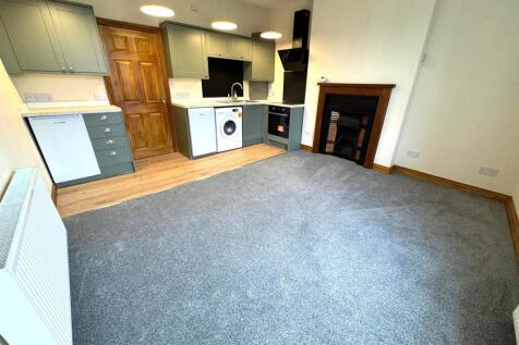 Open Plan Sitting Room/ Kitchen Pic 1