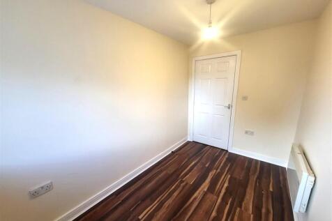 Bedroom 2 Pic 2