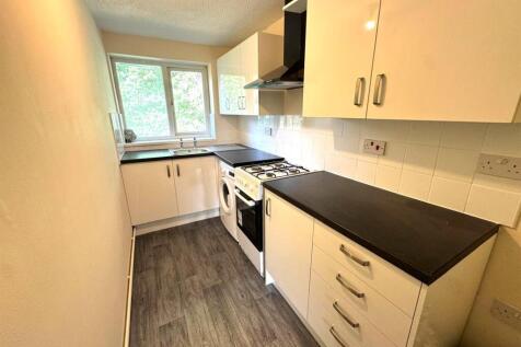 Kitchen 1.jpeg