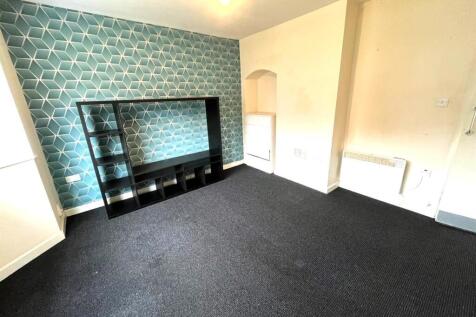 Sitting Area/ Bedroom Pic 1
