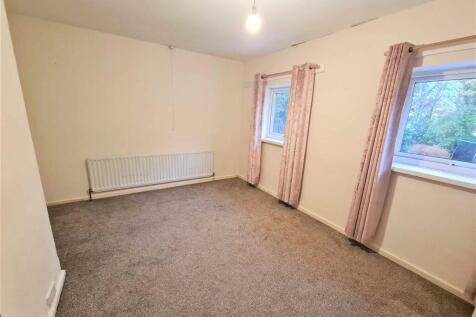 Bedroom 2 Pic 2