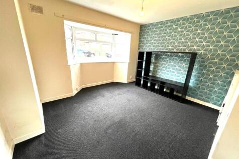 Sitting Area/ Bedroom Pic 2