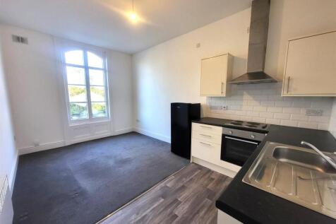 Open Plan Sitting Room/ Kitchen Pic 1