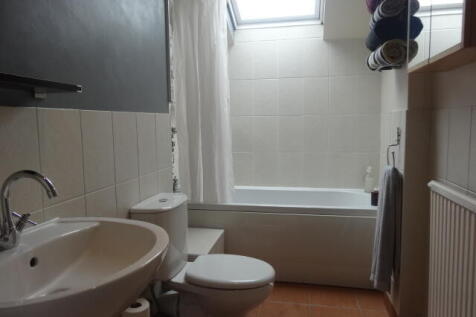 Bathroom.JPG