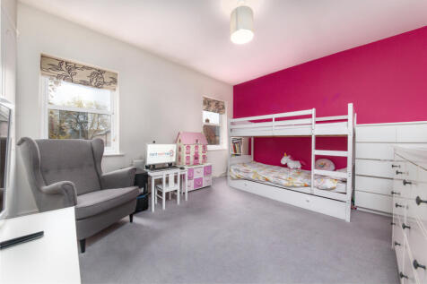 Middle Bedroom 1