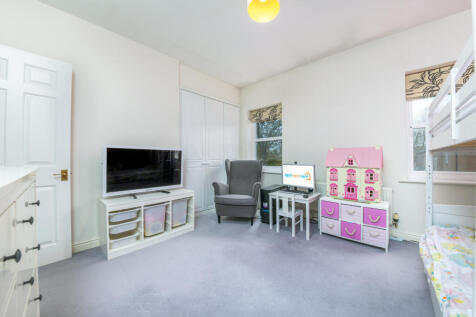 Middle Bedroom 2
