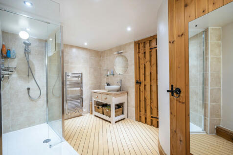 Bed 2 En Suite
