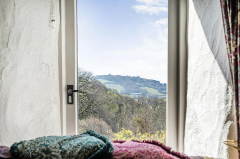 Lounge Outlook