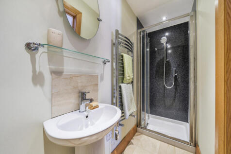 Bed 2 En Suite