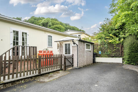 Outbuilding/Parking