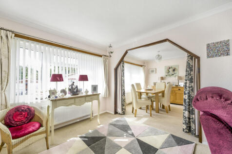 Lounge / Dining