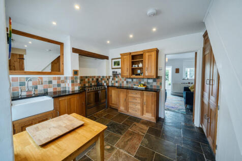 Kitchen / Dining