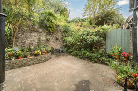 Courtyard (Rear)