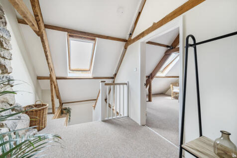 Bedroom 1 Landing