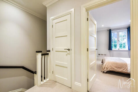 Ph3_6217211 - Cop...