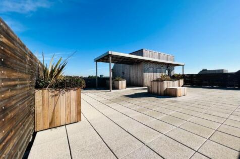 COMMUNAL ROOF TERRACE