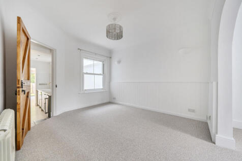 1371929-5-68f798e...