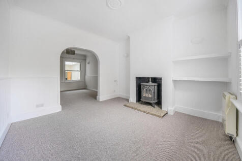 1371929-8-68f799c...