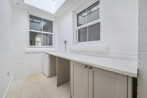 1371929-22-68f795...