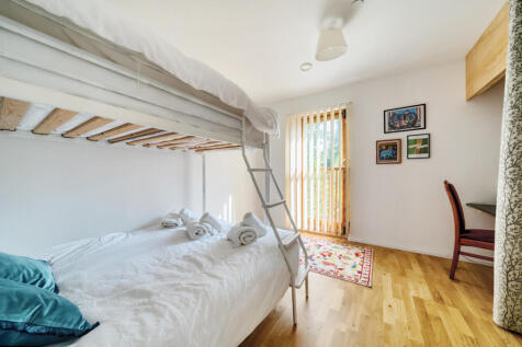 1332899-6-688c8af...