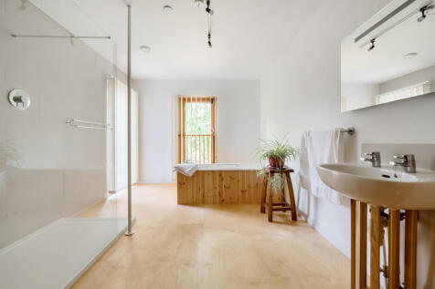 1332899-9-688c8c3...