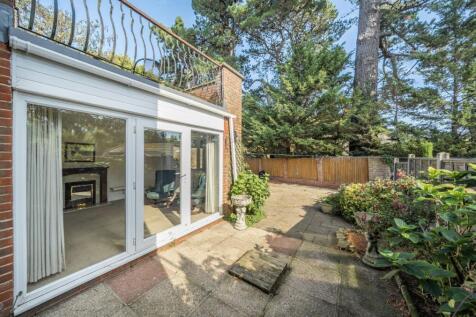 1360065-5-68dbe23...